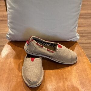 Toms Women’s Slip-On Loafers in Beige with Red Trim